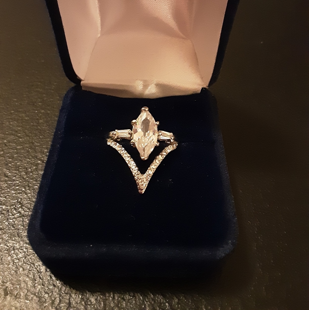 Dinner / Fashion Ring